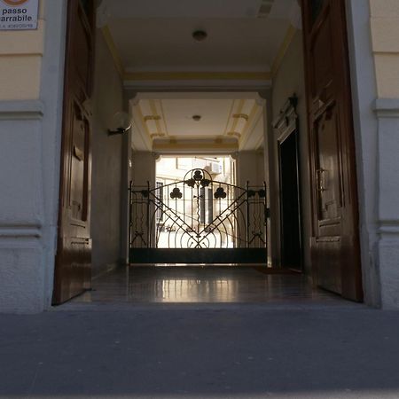 Wonderful Downtown Apartment-Hd Netflix, King-Size Bed, Two Minutes' Walk From Metro Milano Ngoại thất bức ảnh